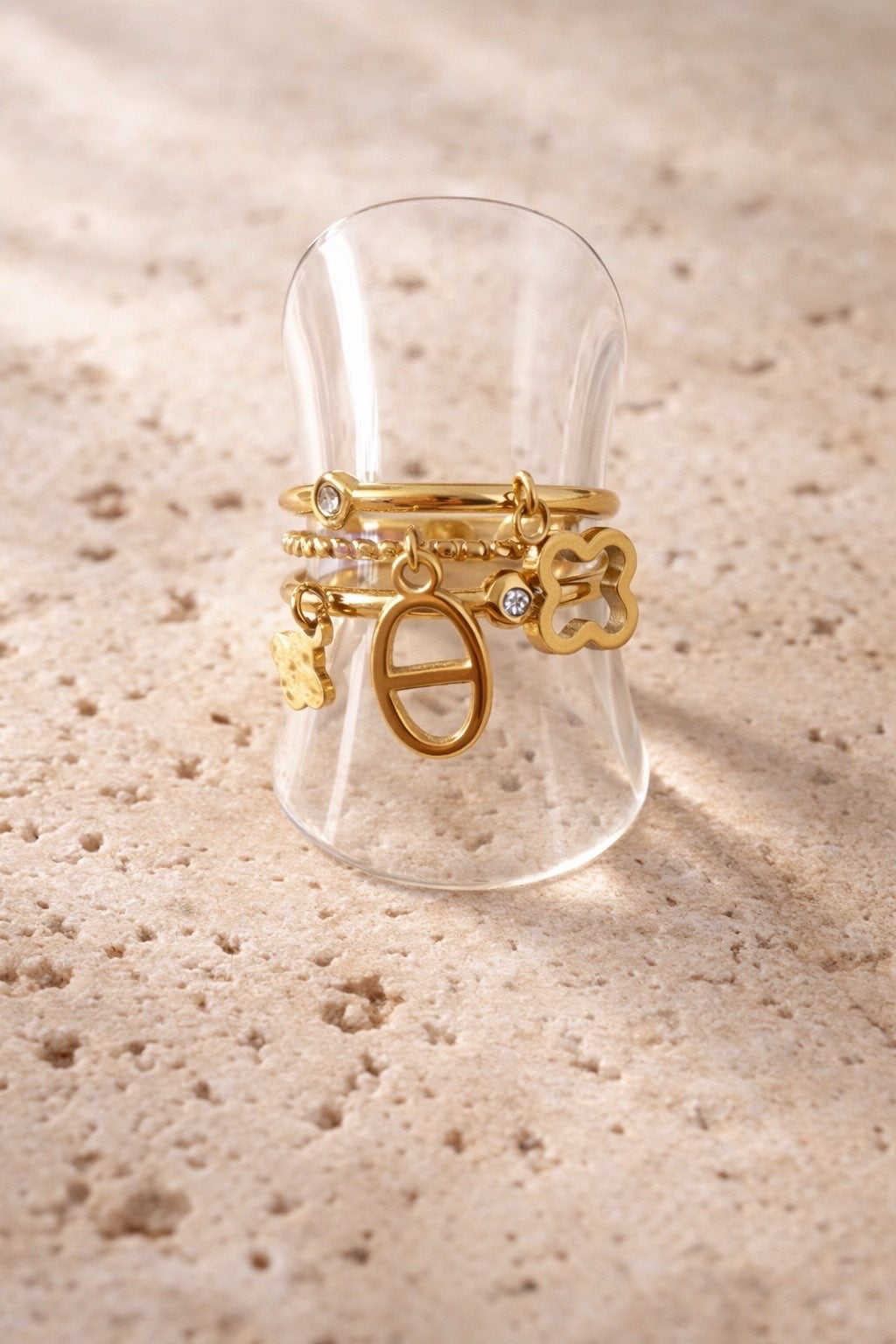 💍 Bague dorée en acier inoxydable – Élégance intemporelle